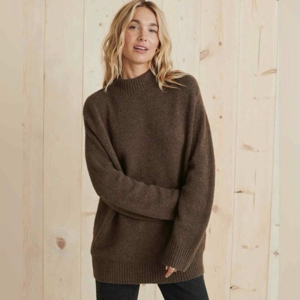 Jenni Kayne Oversized Crewneck Sweater in Cedar Brown.